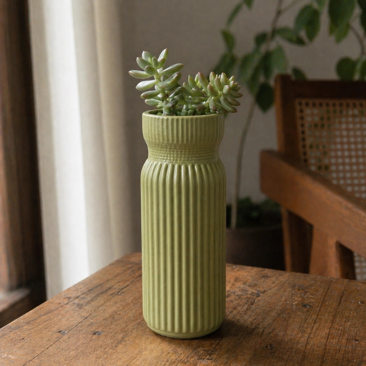 Fine Grooved Vase (Plastic)