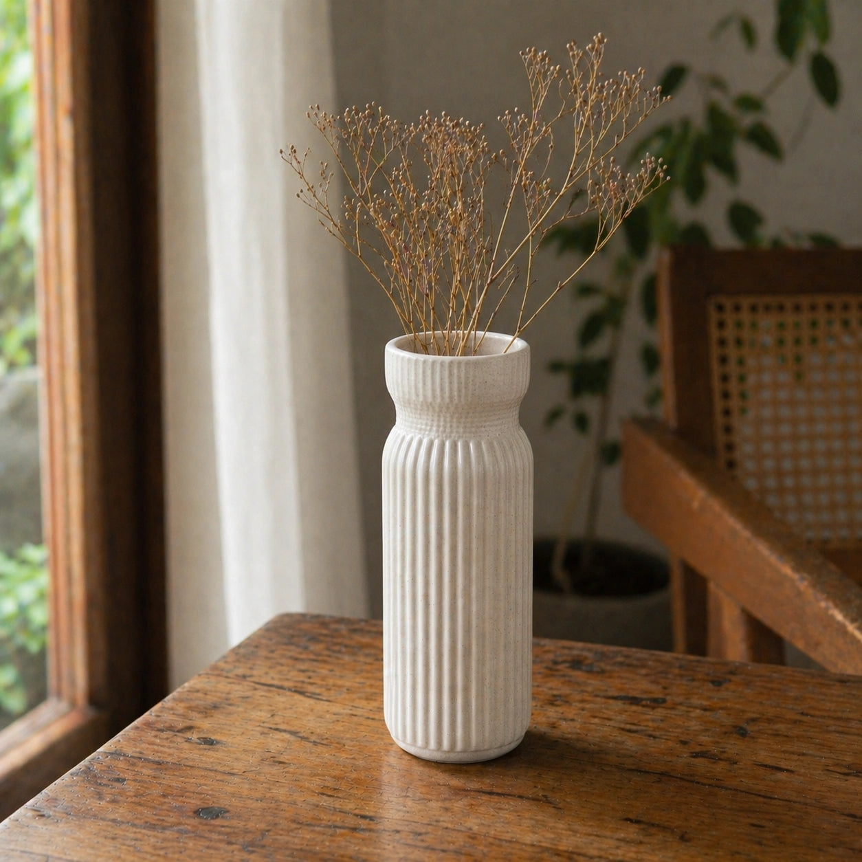 Fine Grooved Vase (Plastic)